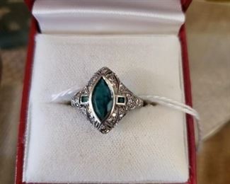 Emerald and Diamonds - Gold