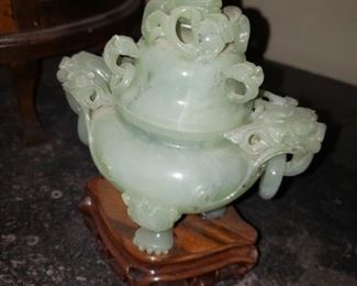 Late era...Fluorite or Serpentine...lid has slight damage