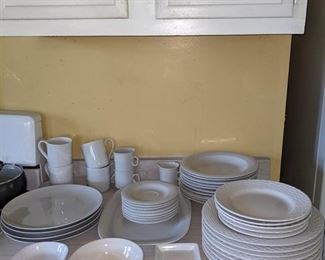 Versatile style in white and no chips.