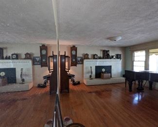 Fabolous Grand Piano Full scale 9'  Tuned and ready to play.