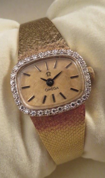 STUNNING 14K GOLD AND DIAMONG OMEGA LADIES WRISTWATCH