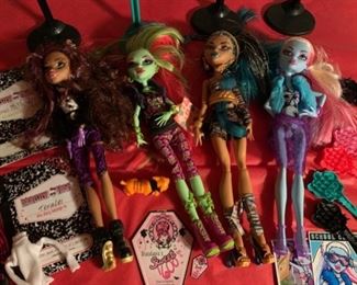 Monster High Dolls Venus McFlytrap, Cleo de Nile,  Abbey Bominable,  Sweet 1600 Clawdeen Wolf