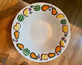 Ceramic serving bowl