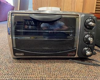 DeLongi toaster oven
