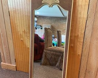 Mirror with shell accent