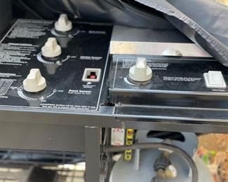 Weber silver propane gas grill. Photo 3 of 3