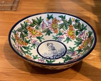 Mexican ceramic pottery bowl. Photo 1 of 2