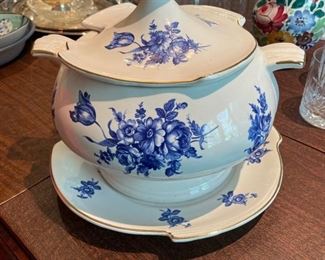 Blue & white soup tureen