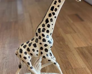 Porcelain giraffe. Made in Italy. Photo 1 of 2