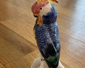 Porcelain cockatoo. Photo 1 of 2.