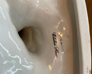 Porcelain giraffe. Made in Italy. Photo 2 of 2.