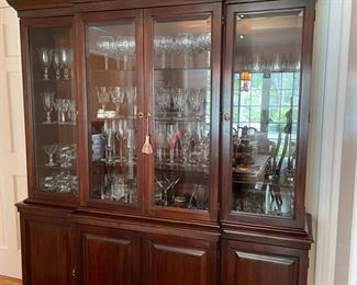 Davis Cabinet Company Federal-style mahogany display case/china cabinet. Photo 1 of 2