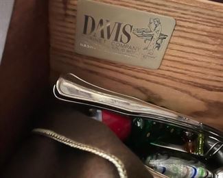 Davis Cabinet Company Federal-style mahogany display case/china cabinet. Photo 2 of 2