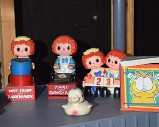 Raggedy Ann an Andy Desk Set (Stapler, Pencil Sharpener and Perpetual Calendar)
