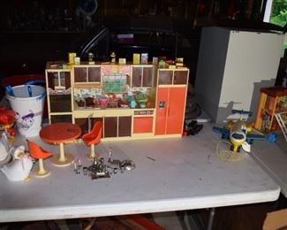 Sears/Wolverine Playset with appliances and "Groceries"