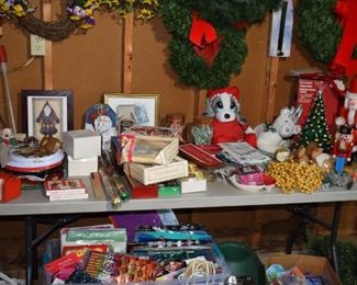Lots of Great Xmas Decorations, Trees and Wreaths for EVERY Holiday