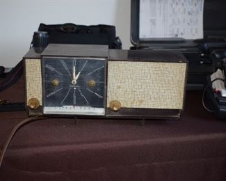 Silvertone Clock Radio