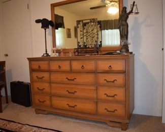 Mid Century Sumter Cabinet Co. Dresser w/ Mirror