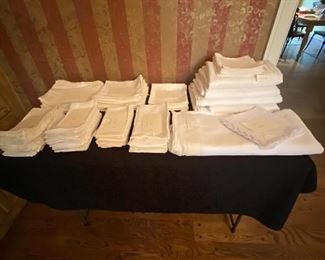 White Formal linens napkins and table clothes 