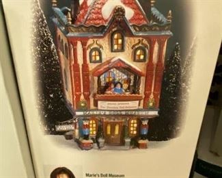 Dept 56 North Pole "Marie Osmonds" light up Doll Mansion