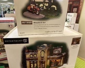 Dept 56 Christmas in the City Harley and Milwaukee Special pieces.  A Must add to for your collection.