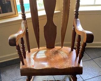 TM9339 Vintage Oak Rocking Chair - 
