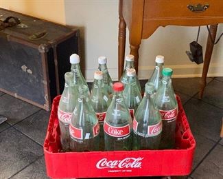 TM9377 11 32oz Coke Glass Bottles 	
