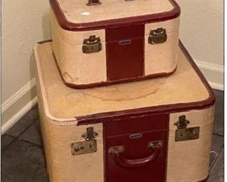 TM9391 2 Antique Suitcases 5/8/21 	
