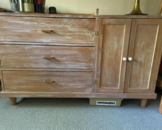 Solid oak hand-made dresser combo. Item is heavy.