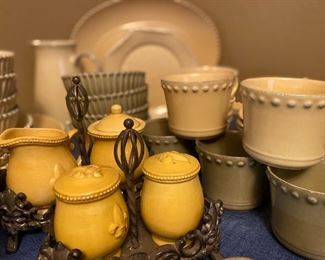 Costa Nova dishware set (39 pieces)