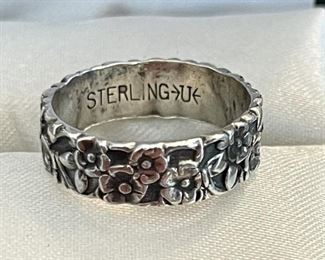 Vintage 1940'S Sterling Silver Uncas Forget Me Not Floral Ring Band Size 7.25 Weighs 3.9 Grams