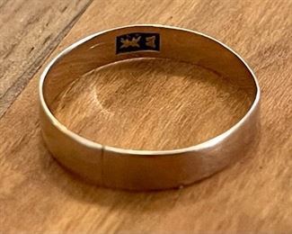 Antique 10K Yellow Gold Hallmarked Ring Band Size 7 Weighs 1 Gram 