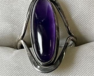Vintage Sterling Silver And Purple Cat's Eye Stone Ring Size 6.75