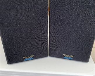 Jensen bookshelf speakers