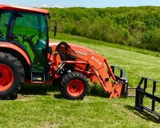 2018 KUBOTA L6060 HST TRACTOR WITH ONLY 95 HOURS. COMES WITH EXTRA ATTACHMENTS EXCEPT FOR HAY FORK.