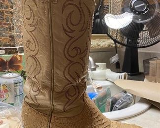 Dan Post ladies 7 1/2 boots