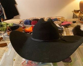 Men’s Resistol 4x beaver, self conforming, long oval hat