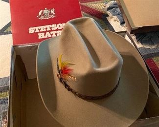 Stetson 4X Beaver 7 1/8  like new with box