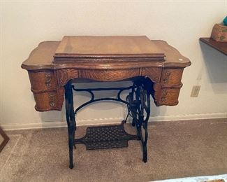 Davis sewing machine and cabinet, manufactured- 1900-1909