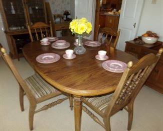 Dining table with four Chairs and a table leaf