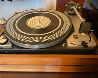 United Audio Dual 1019 Turntable