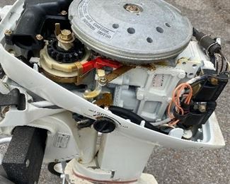 JOHNSON 15HP OUTBOARD MOTOR - Model J15RCIS - 15hp @ 6000 RPM - Includes Service, User and Parts Manuals, Battery Box and Garelick Portable Stand