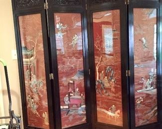 Folding Asian screen with embroidered silk insets - carved Mahogany - early 20th C.