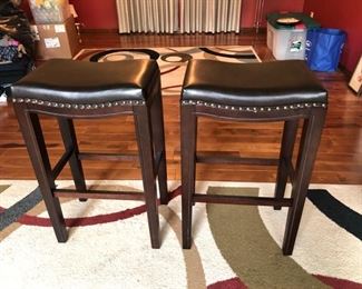2 bar stools (new)