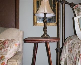 ACCENT TABLE, LAMP, MIRROR