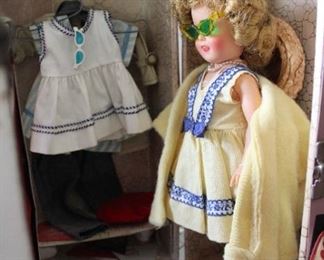 SHIRLEY TEMPLE DOLL W/CLOTHES