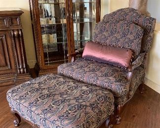 Thomasville Arm Chair w Matching Ottoman (We have 2 Chairs and 1 Ottoman)