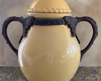 Gracious Goods Oversized Pottery w Lid