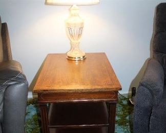 SIDE TABLE, LAMP