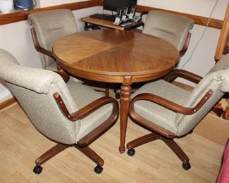 TABLE W/2 LEAFS, 4 CHAIRS
